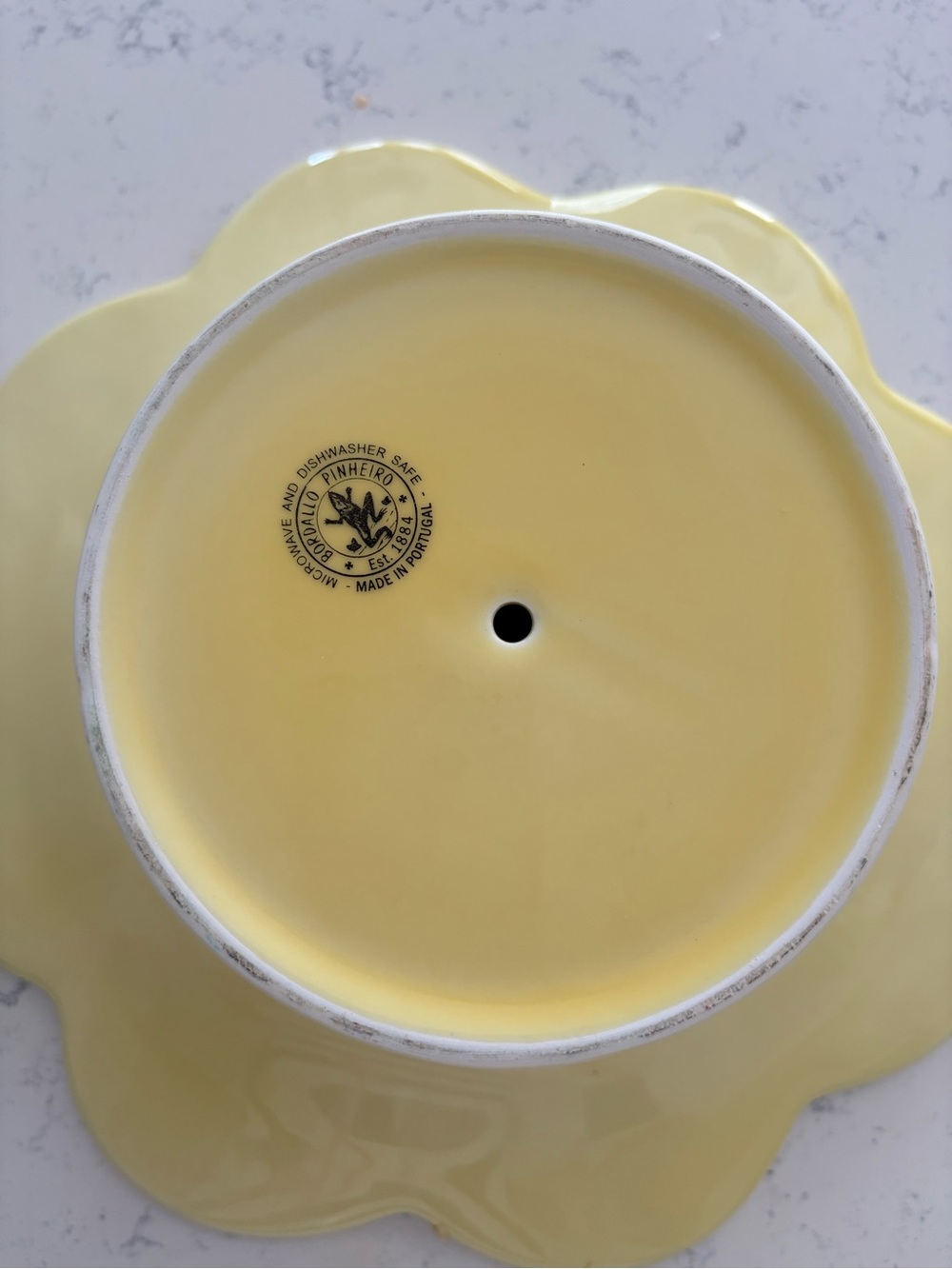 Bordallo Pinheiro Yellow Rabbit Cake Stand - Picture 3 of 3